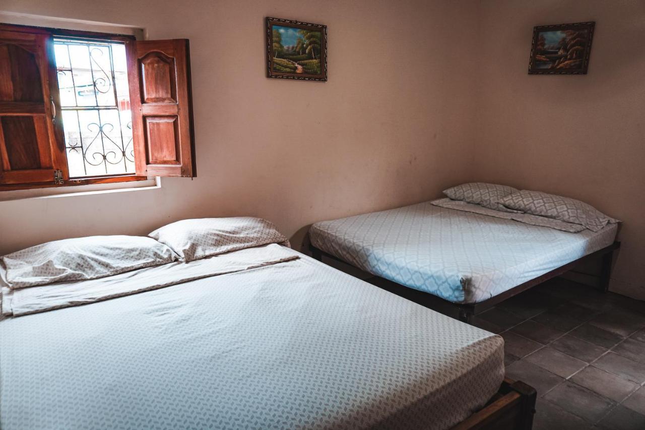 Hostal Los Chamos San Juan del Sur Buitenkant foto