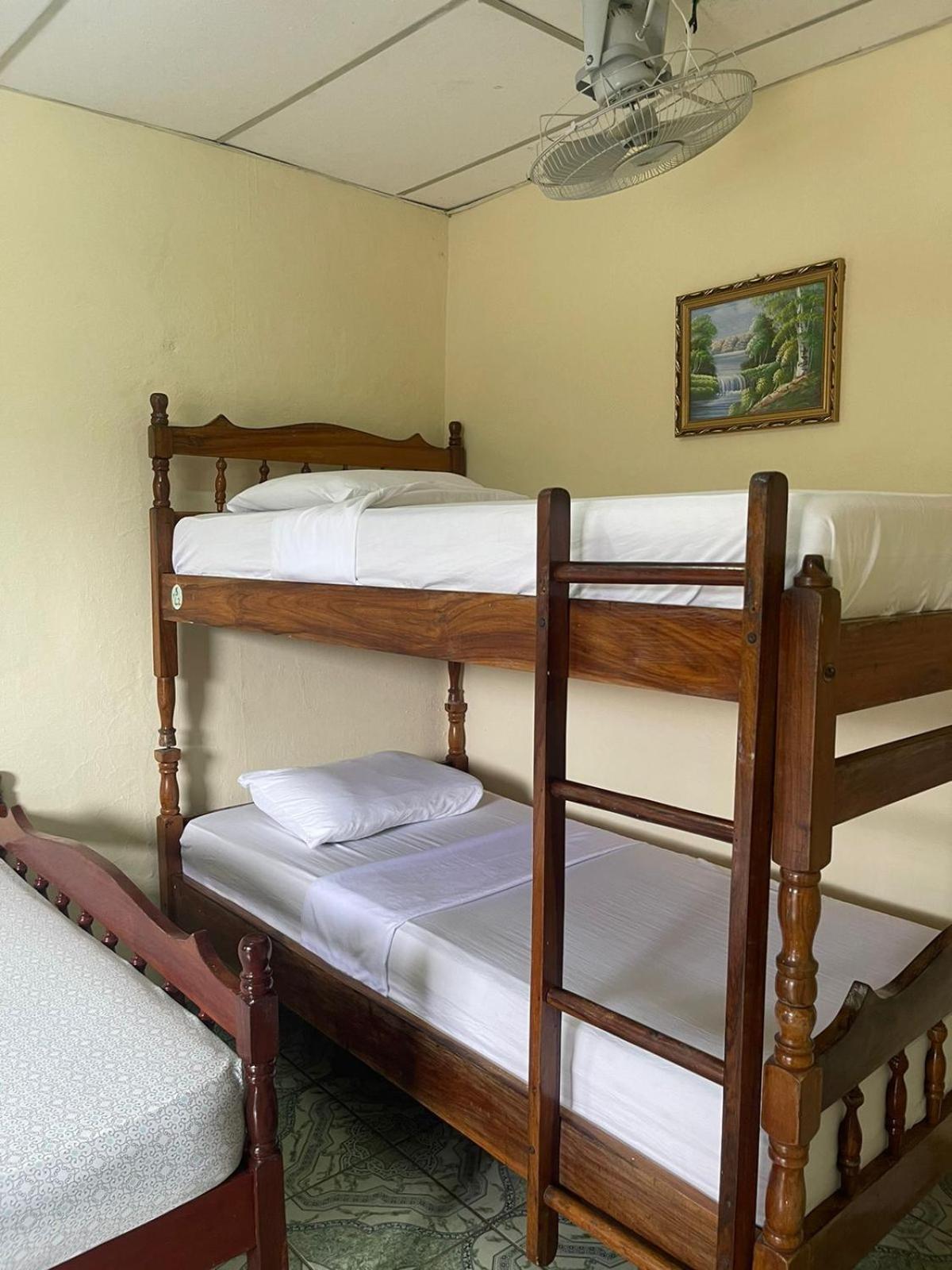 Hostal Los Chamos San Juan del Sur Buitenkant foto