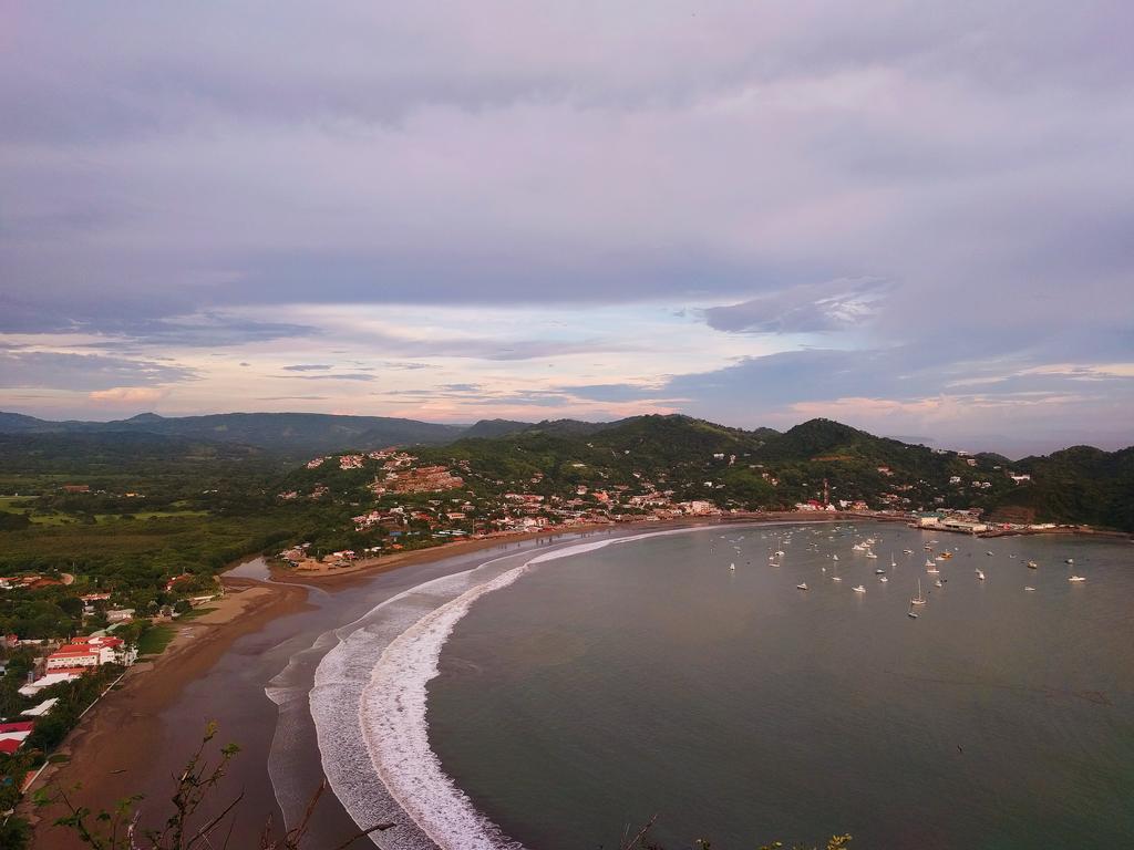 Hostal Los Chamos San Juan del Sur Buitenkant foto