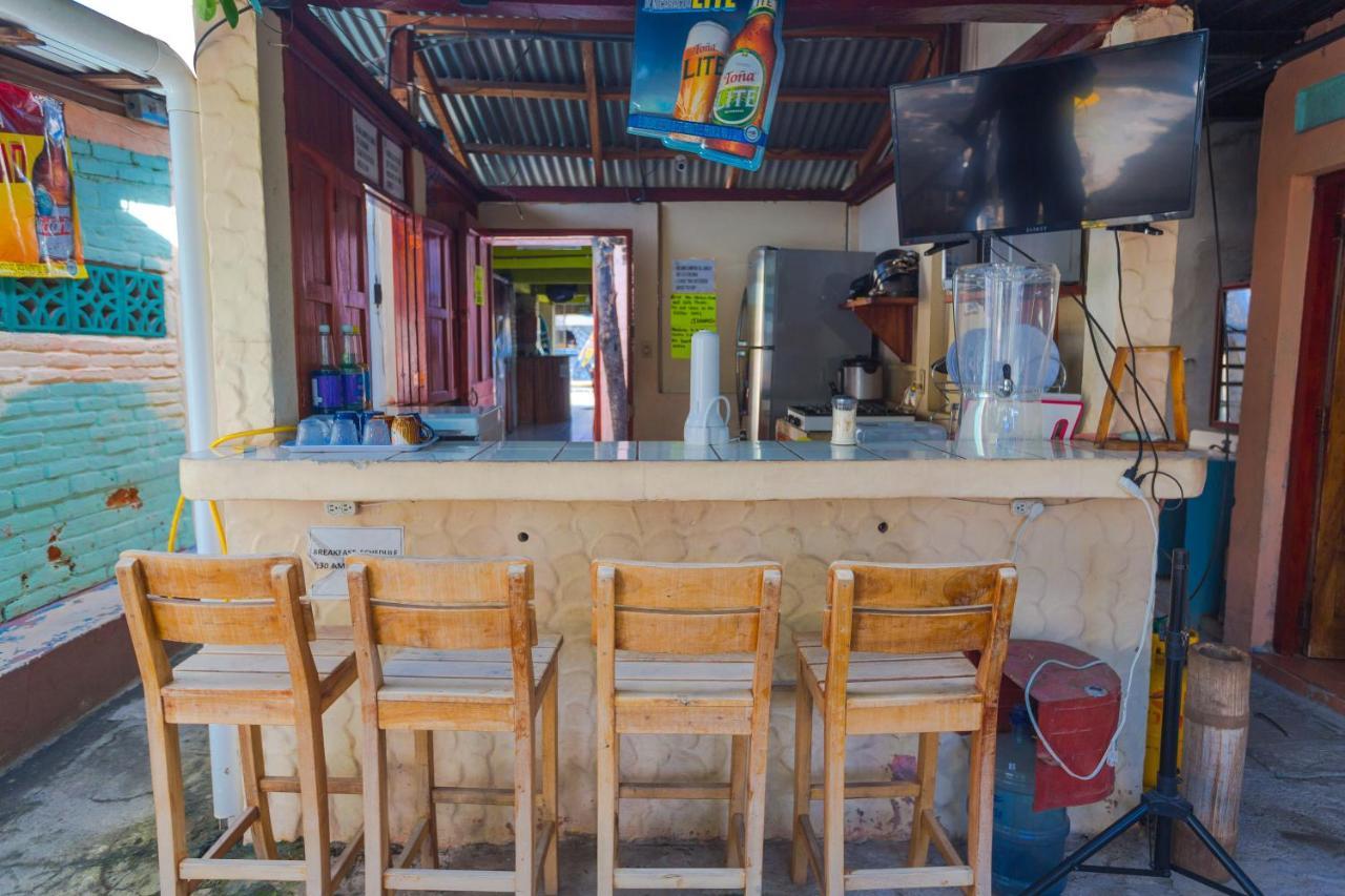 Hostal Los Chamos San Juan del Sur Buitenkant foto
